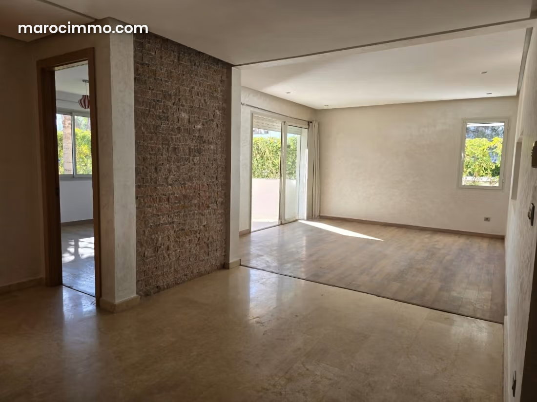 شقة بحديقة للكراء بحي المدينة الخضراء في بوسكورة — بوسكورة