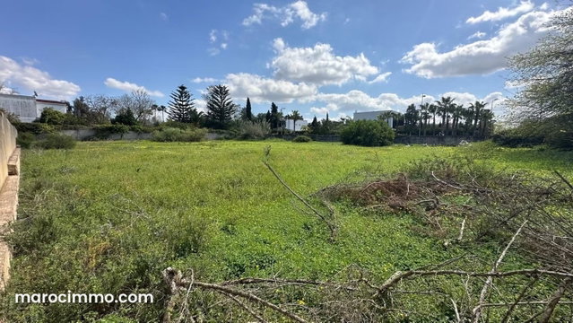 Land for Sale in Quartier Des Ambassades. 2326 m² Surface Area. — 2