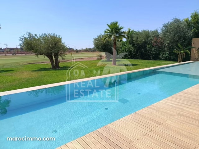 Villa moderne front de golf à vendre — 2