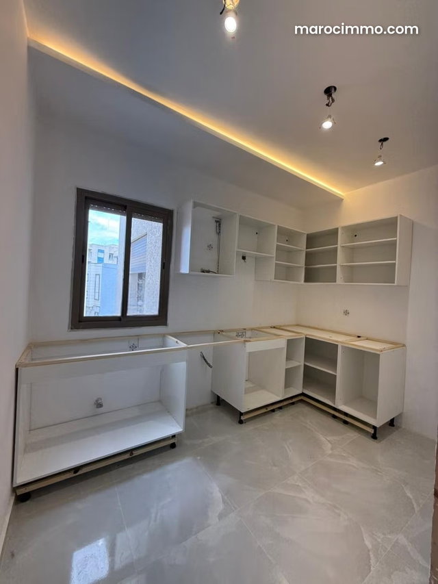 Vente d'un bel appartement à Martil. 2 belles chambres. Jardin et terrasse — 5