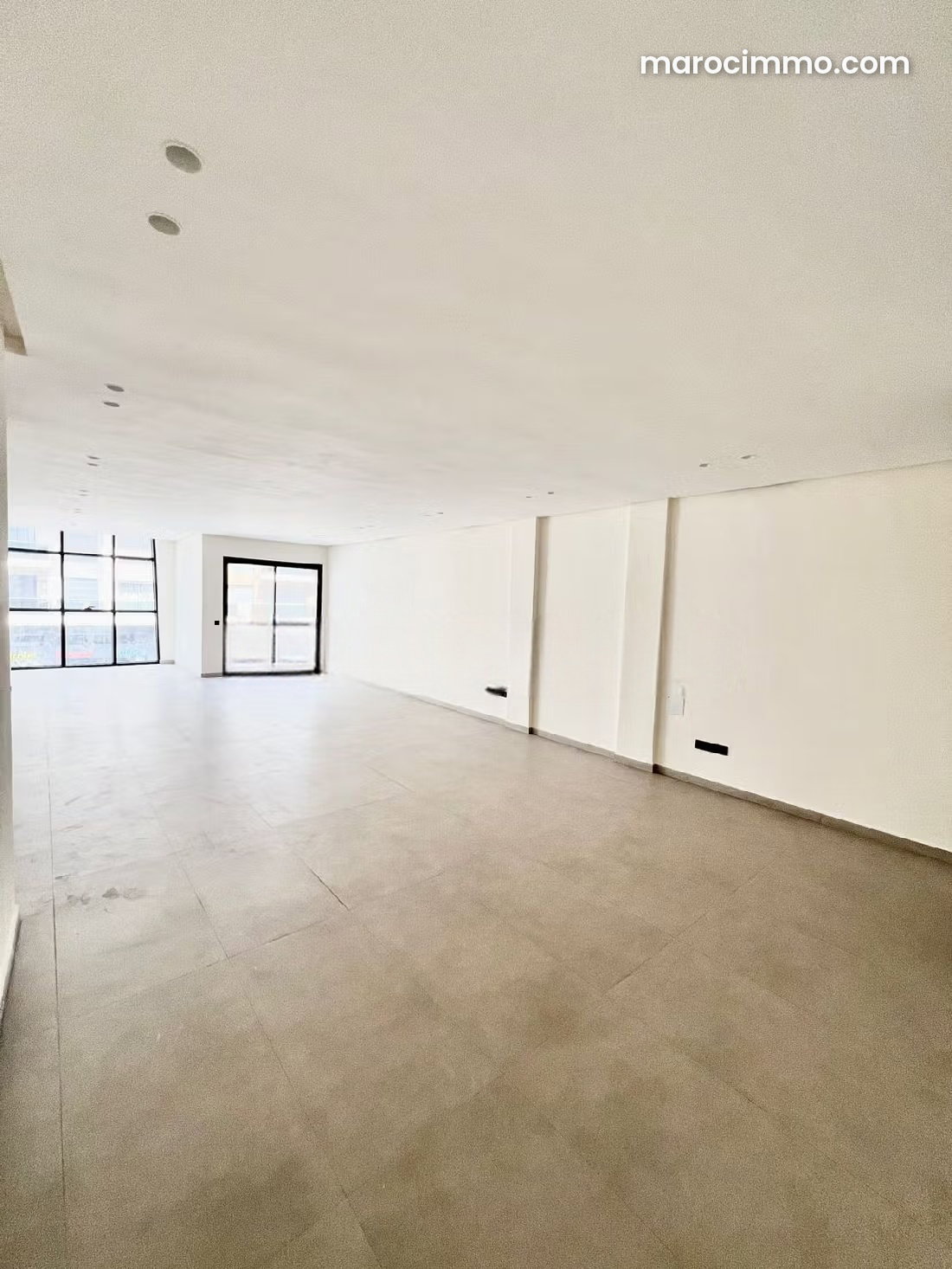 Bureau 54 m² avec garage à Oasis Casablanca — Casablanca