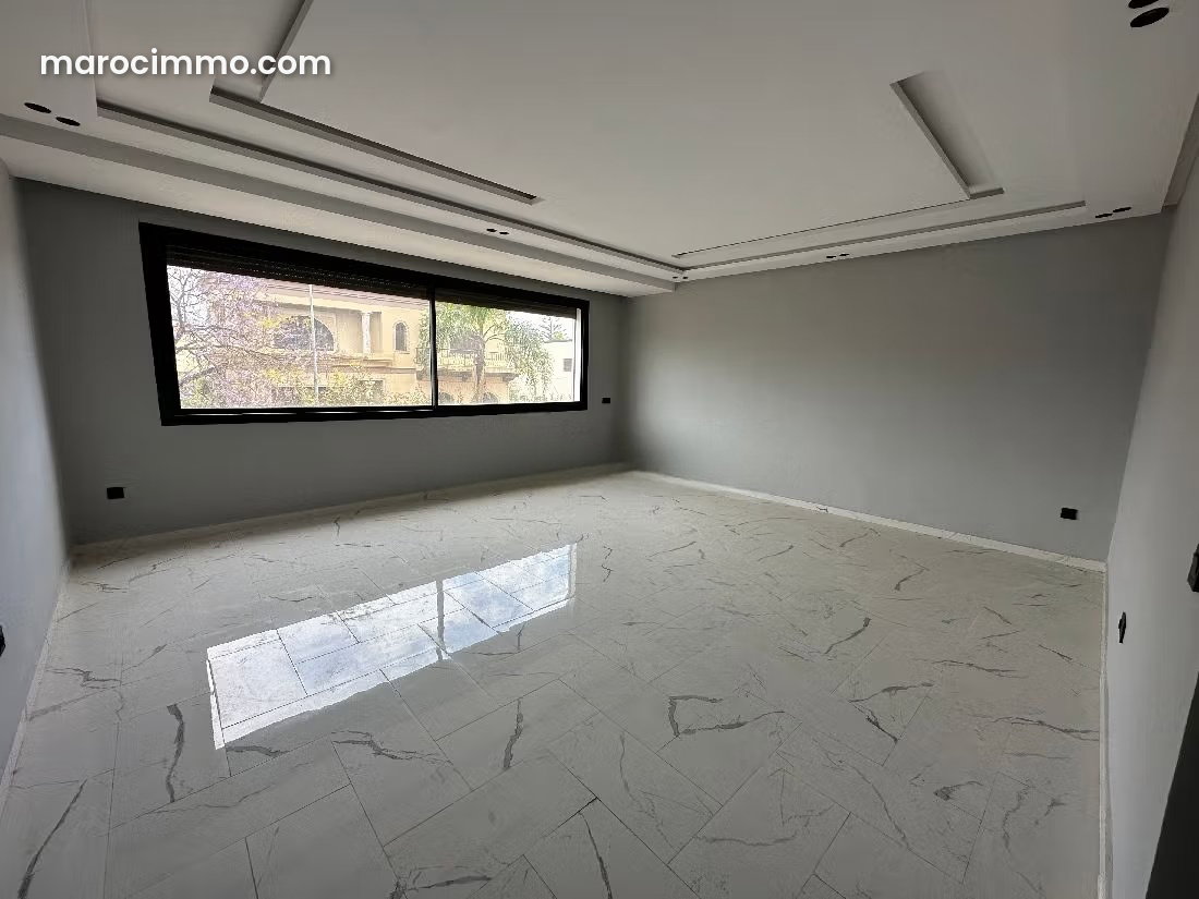 شقة فسيحة للإيجار بحي الواحة في الدار البيضاء — الدار البيضاء