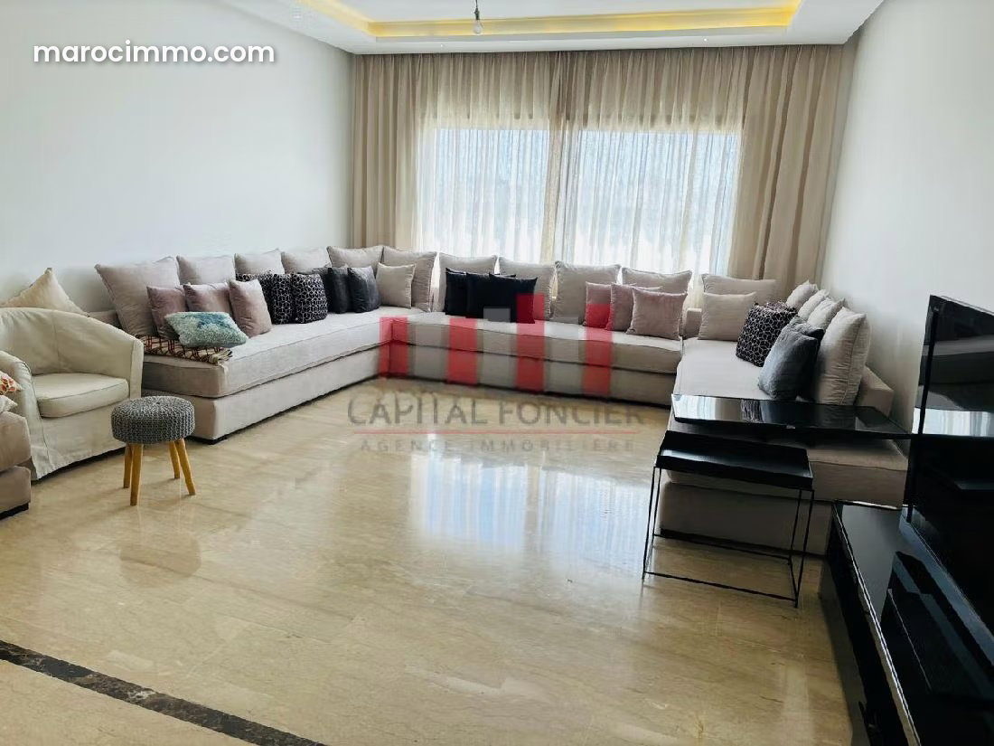 شقة مفروشة فسيحة للكراء بحي بوركون في الدار البيضاء — الدار البيضاء