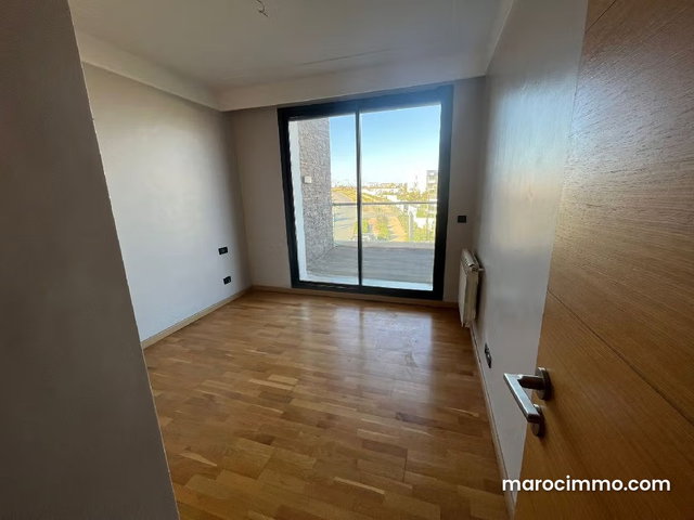 Superbe appartement dernier etage vue golf. Prix révisé — 4