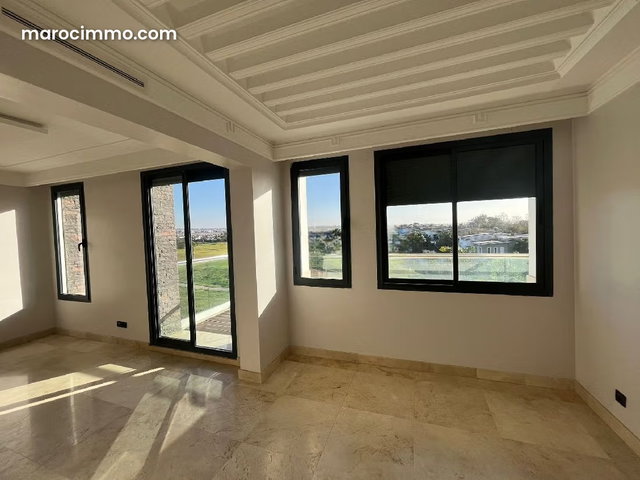 Superbe appartement dernier etage vue golf. Prix révisé — 3