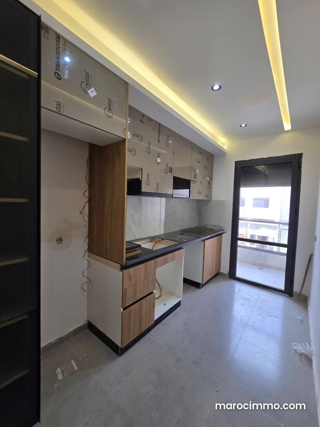 Appartement à l'achat à Martil. 3 chambres agréables. Meublé — 2