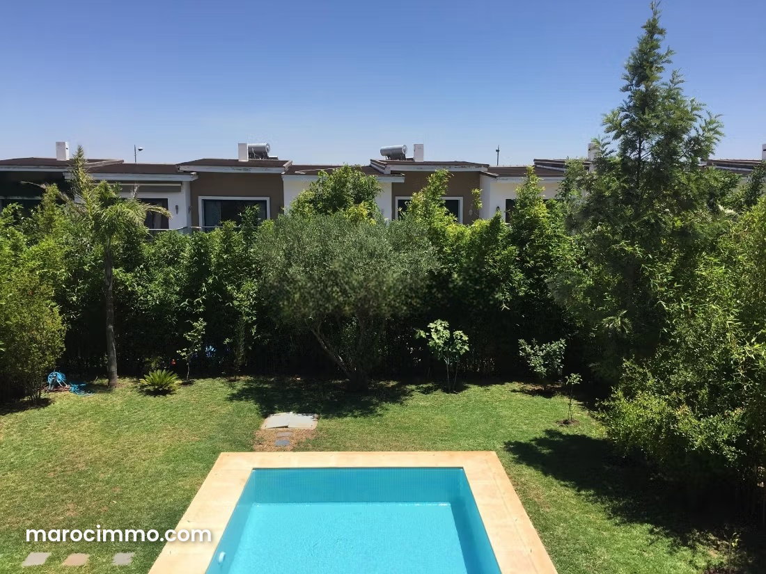 Bright apartment in Ville Verte Bouskoura with terrace and garden — Bouskoura