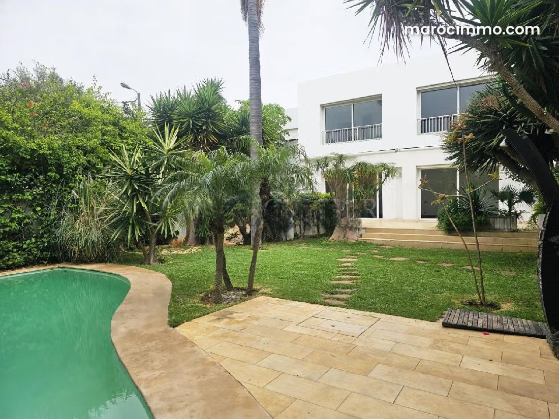 1,000 m² Villa with Swimming Pool and Garden, C.I.L Casablanca — Casablanca