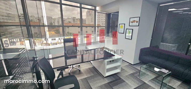 Excellente opportunité Plateau de bureau premium aménagé et équipé de 630 m 50 m terrasse a la location sur bld Abdelmoumen — 2