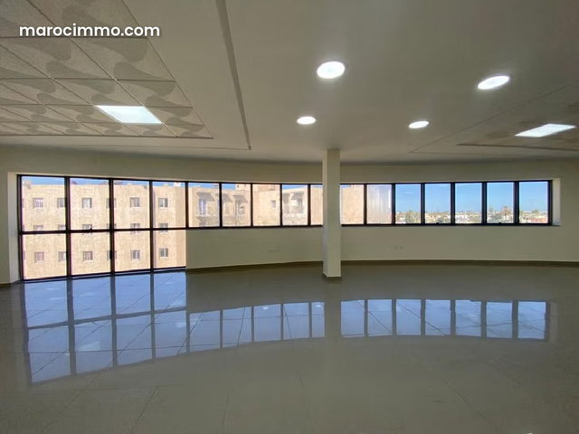 Plateau bureau neuf 300m quartier oasis — 4
