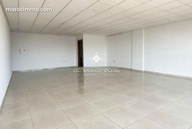 Plateau de bureau haut standing avenue m5 — 2