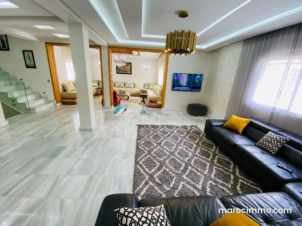 Magnifique villa à vendre dans une résidence sécurisée avec piscine à boubana jbel kbir