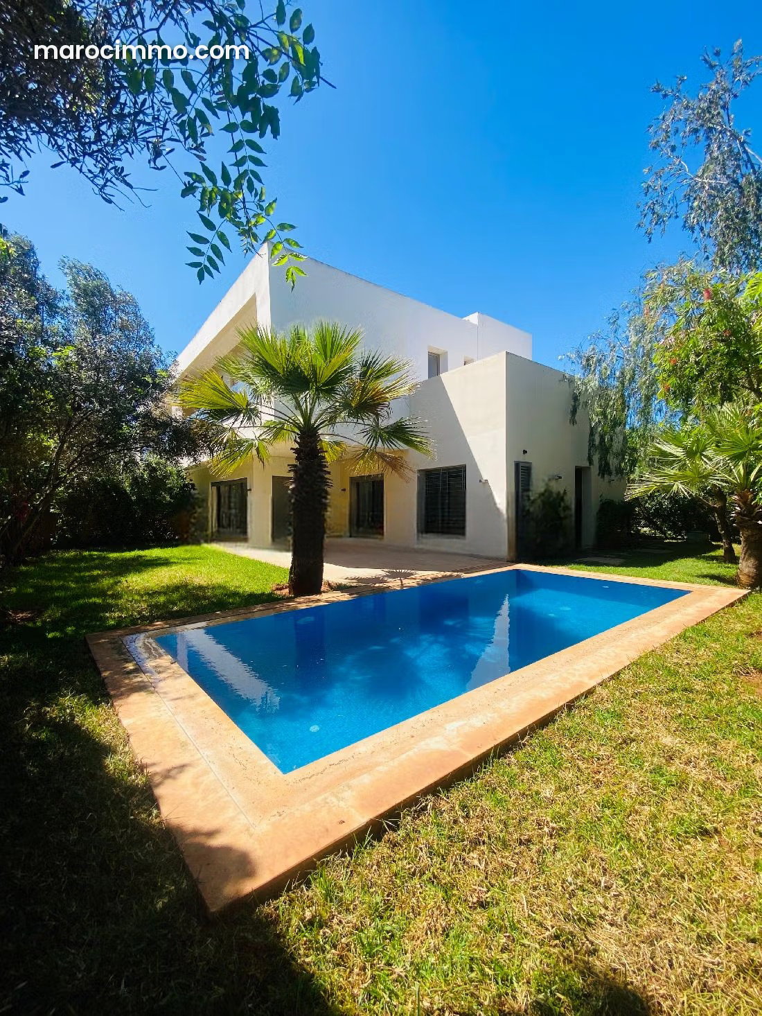 600 sqm Villa, 5 Bedrooms with Swimming Pool, Aïn Diab, Casablanca — Casablanca