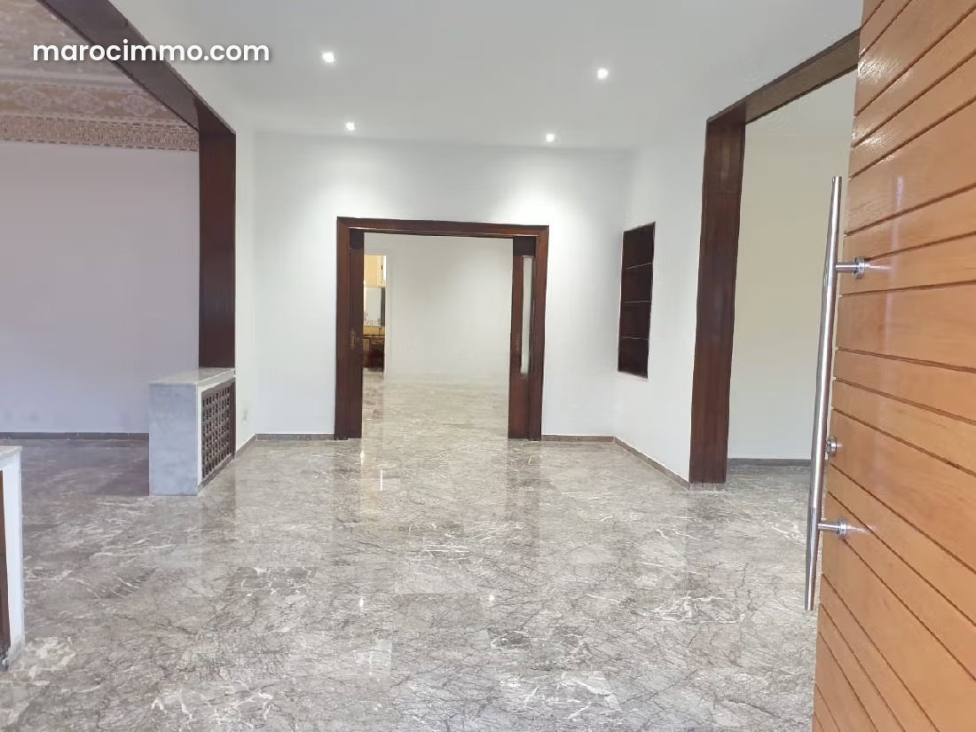 Villa 529 m², jardin et piscine, C.I.L, Casablanca — Casablanca