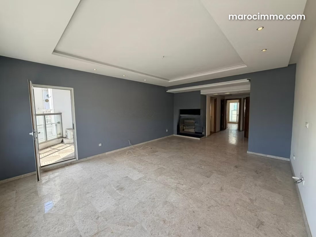 2-Bedroom Apartment, Golden Triangle, Casablanca, For Rent — Casablanca