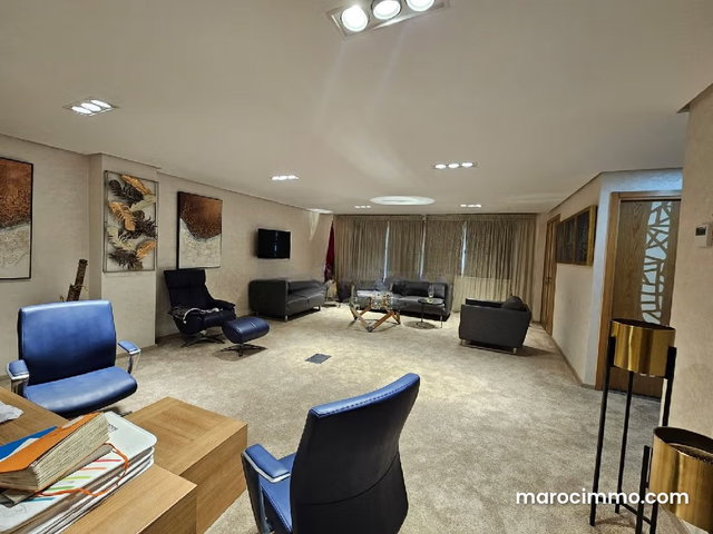 Bureau neuf bien aménagé à vendre — 5