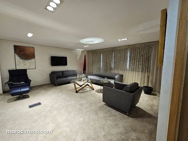 Bureau neuf bien aménagé à vendre — 2