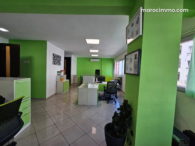 Bureau neuf bien aménagé à vendre — 5