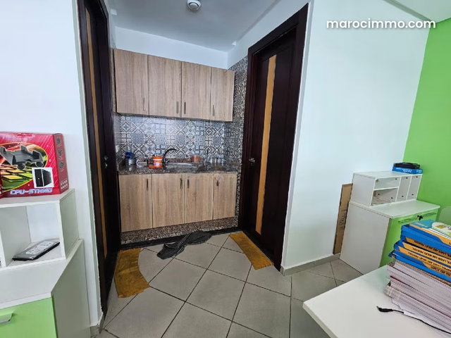 Bureau neuf bien aménagé à vendre — 4