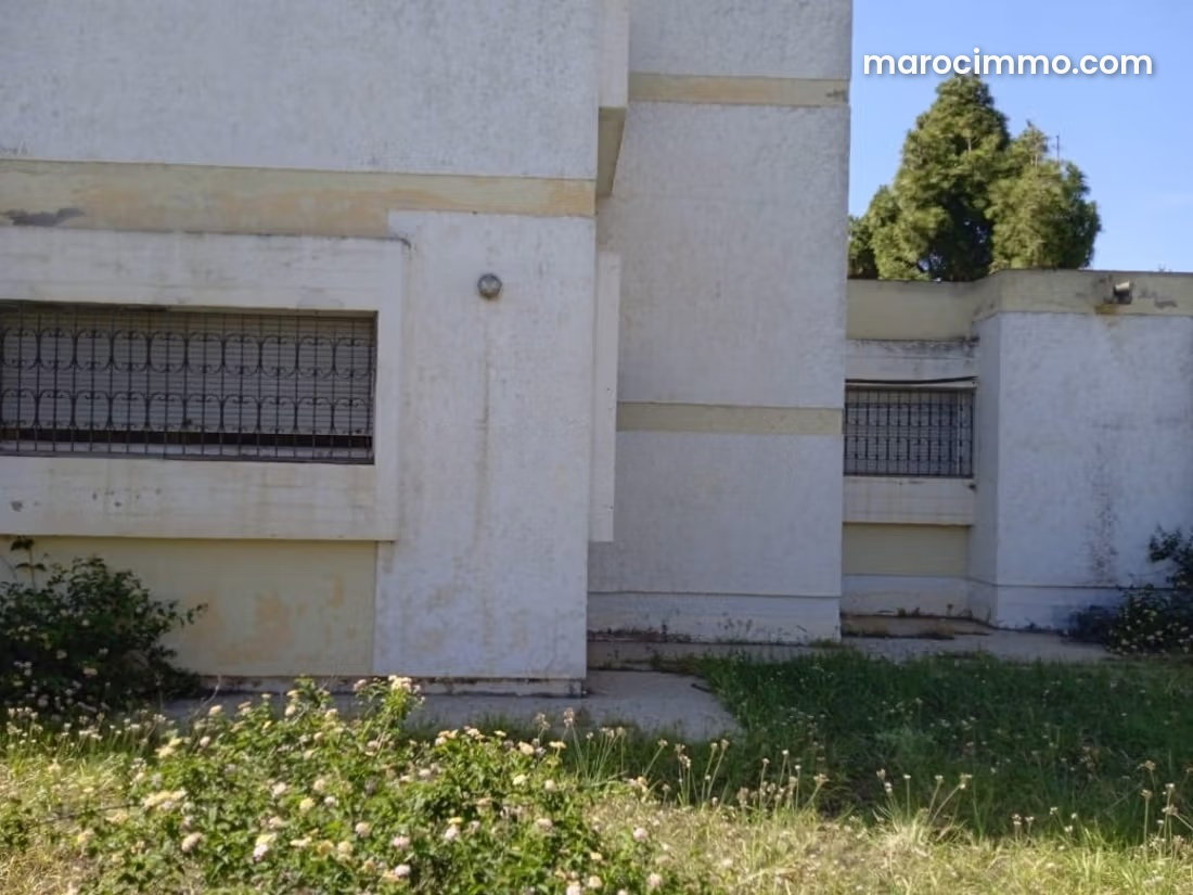 940 m² Villa to Renovate, Souissi, Rabat — Rabat