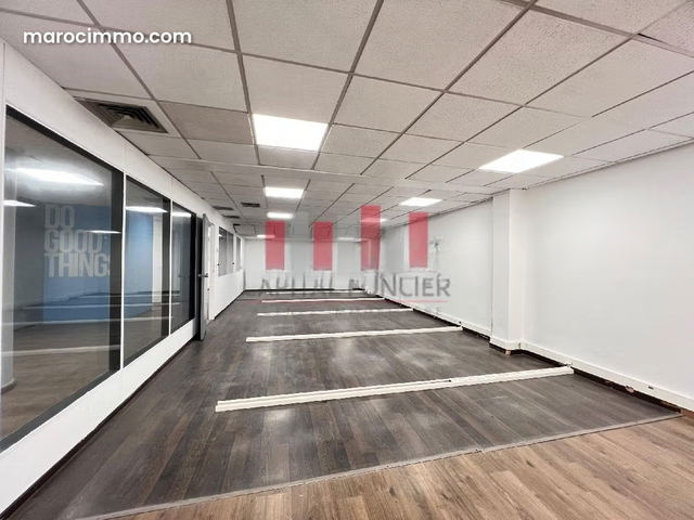 Plateau bureau de 280m2 entièrement rénové à la location Gauthier Immeuble pro — Casablanca