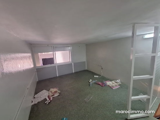 Magasin 2600 DH pres de bd souhib romi USAGE STOKA — 2