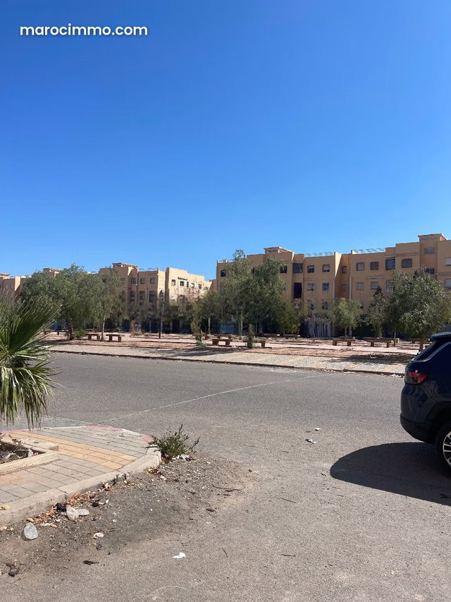Commercial Property for Sale in Mhamid. 27 m² Surface. — 4