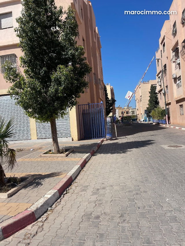Commercial Property for Sale in Mhamid. 27 m² Surface. — 5