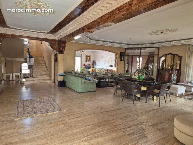 Grande villa avec piscine à Bouskoura — 3