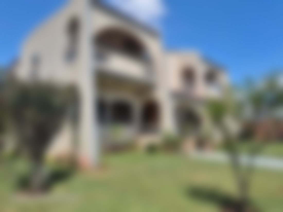 Villa 1232 m² avec piscine, Bouskoura centre à vendre