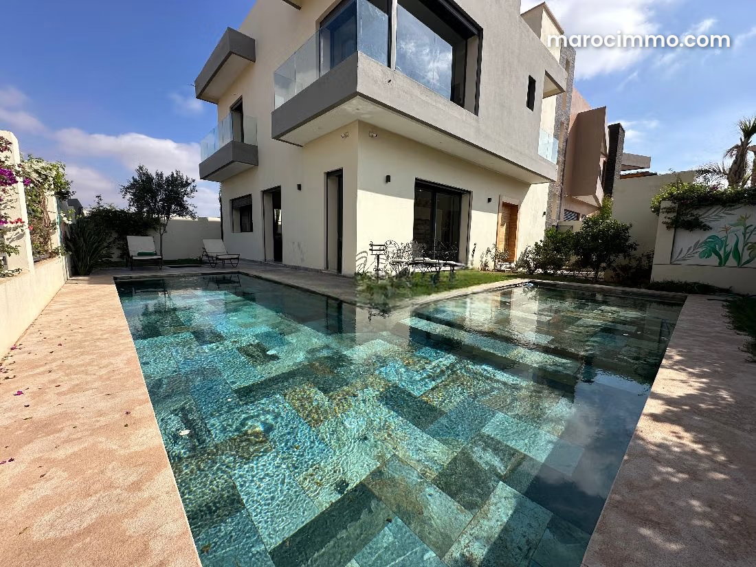 400 m² Villa with Pool, Route de Tahanaoute, Marrakech — Marrakesh