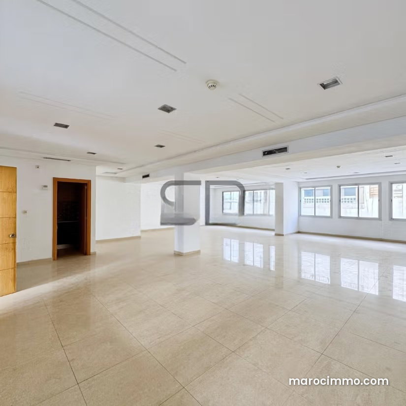 Bureau 135 m² à louer Franceville, Casablanca, avec parking — Casablanca