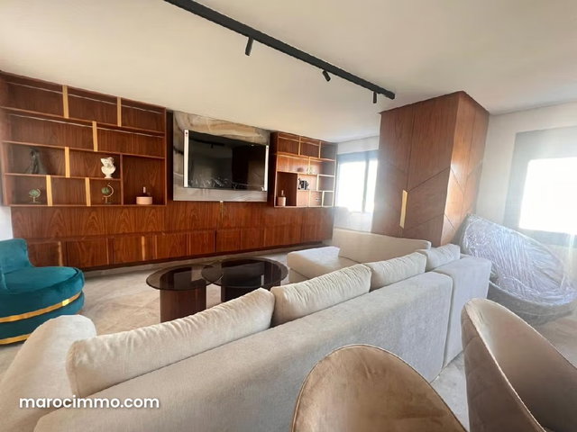 Luxueuse Appartement Avec Piscine City Center — 5