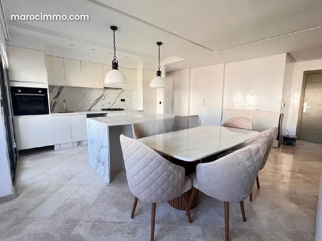 Luxueuse Appartement Avec Piscine City Center — 2