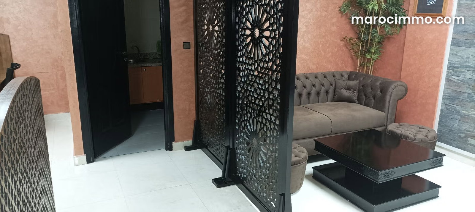 مكتب بإطلالة بانورامية للإيجار بوسط وجدة — وجدة