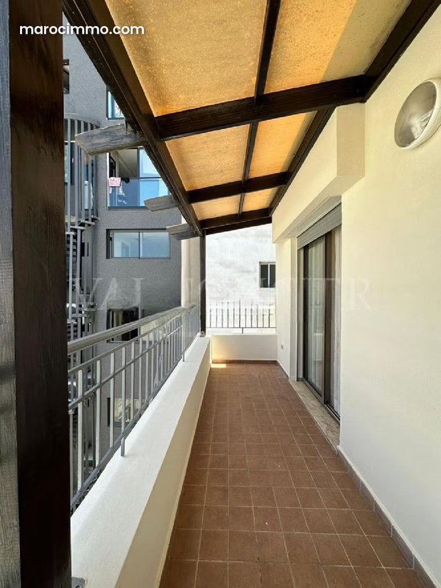 Location appartement 2chambres meublé moderne avec terrasse Racine, Casablanca — 4