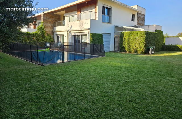 Villa moderne 1100m2 Bouskoura TRES BONNE AFFAIRE — Bouskoura