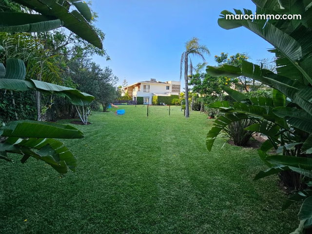 Villa moderne 1100m2 Bouskoura TRES BONNE AFFAIRE — 2