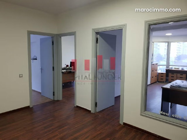 Excellente opportunité Plateau de bureau premium en plein bld d anfa pret a l emploi de 110 m2 a la vente — 3
