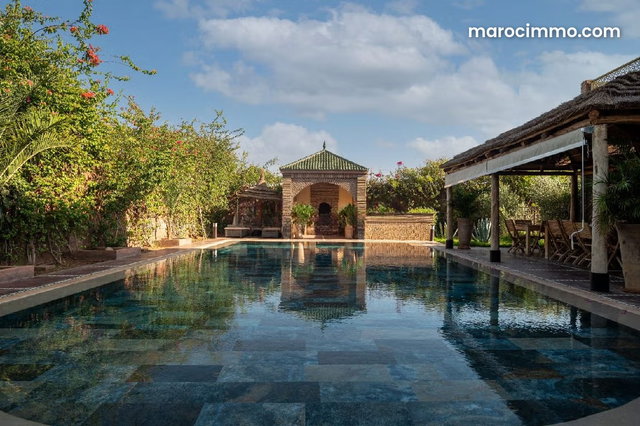 Luxury Guest House with Pool and Various Suites — 3