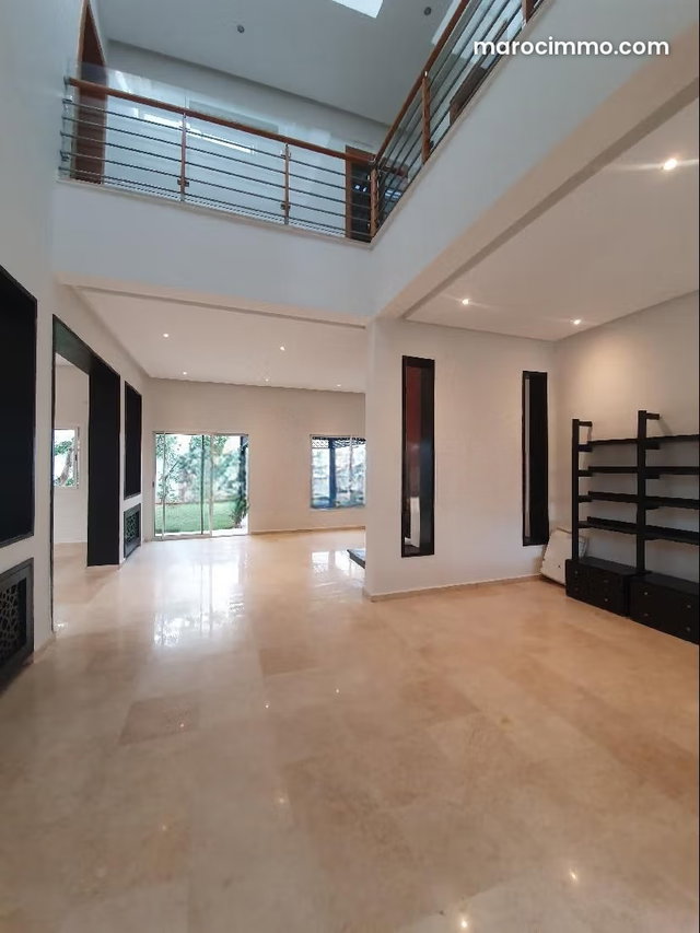 Villa à louer à Ain Diab — 4
