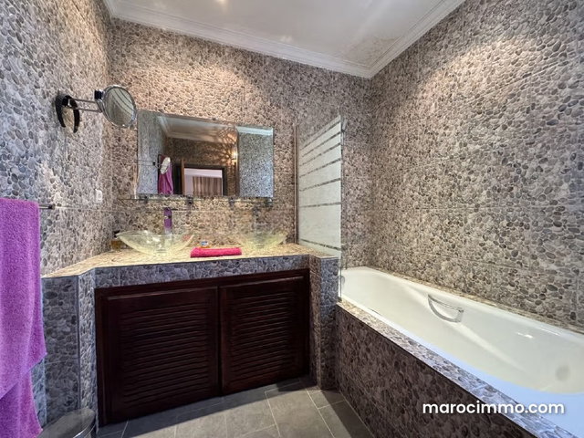 Villa de Luxe sur Golf Amelkis, Marrakech – Sans Vis à Vis, Piscine et 5 Suites — 3