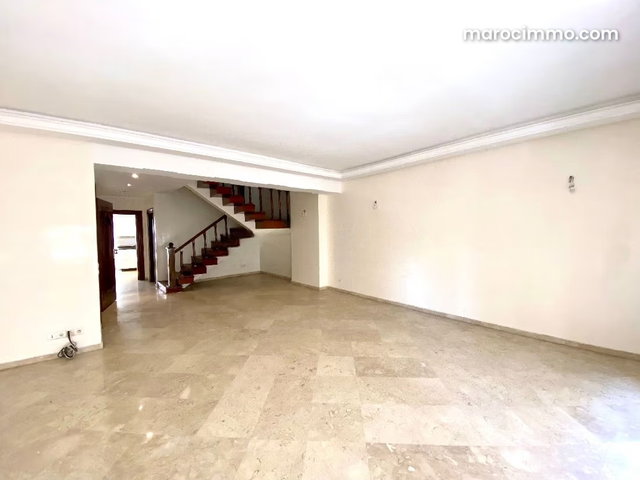 Magnifique Duplexe en Location Vide à Racine sans vis a vis — 2