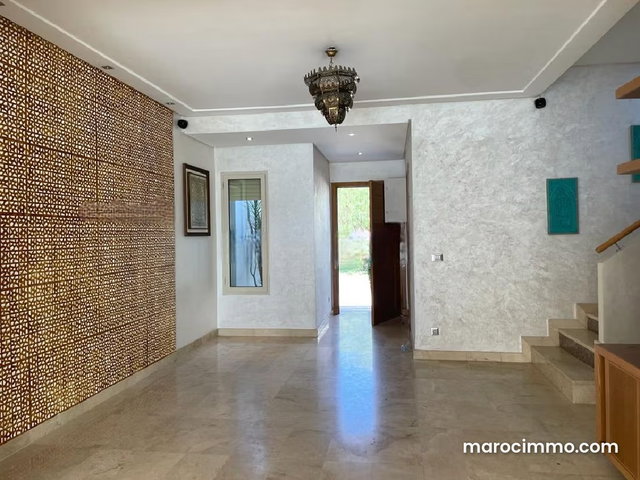 Belle villa à louer à prestigia bouskoura vide — 2