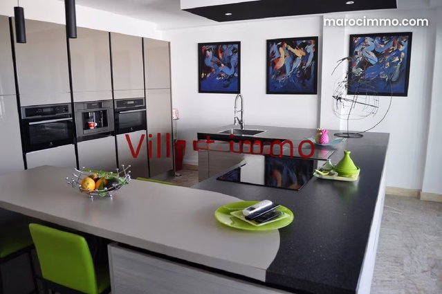 Appartement luxueux avec vue sur mer, plein centre — 4