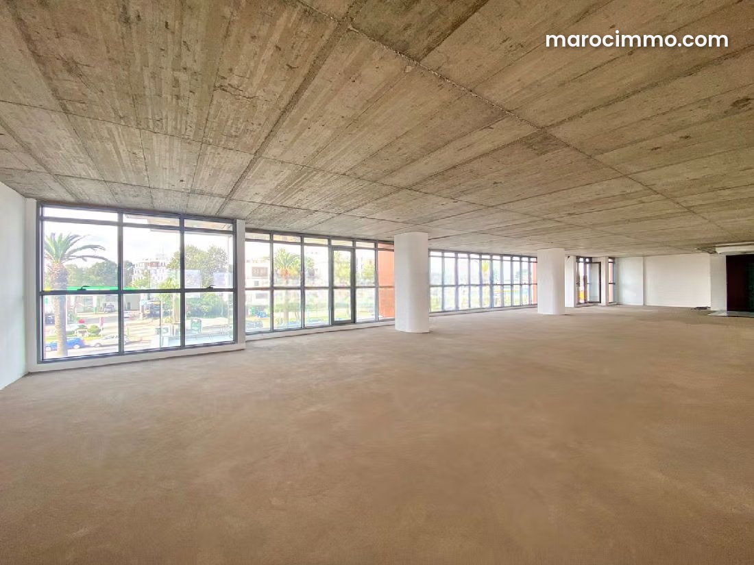 404 sqm Office in Oasis, Casablanca, Open-Plan with Parking — Casablanca