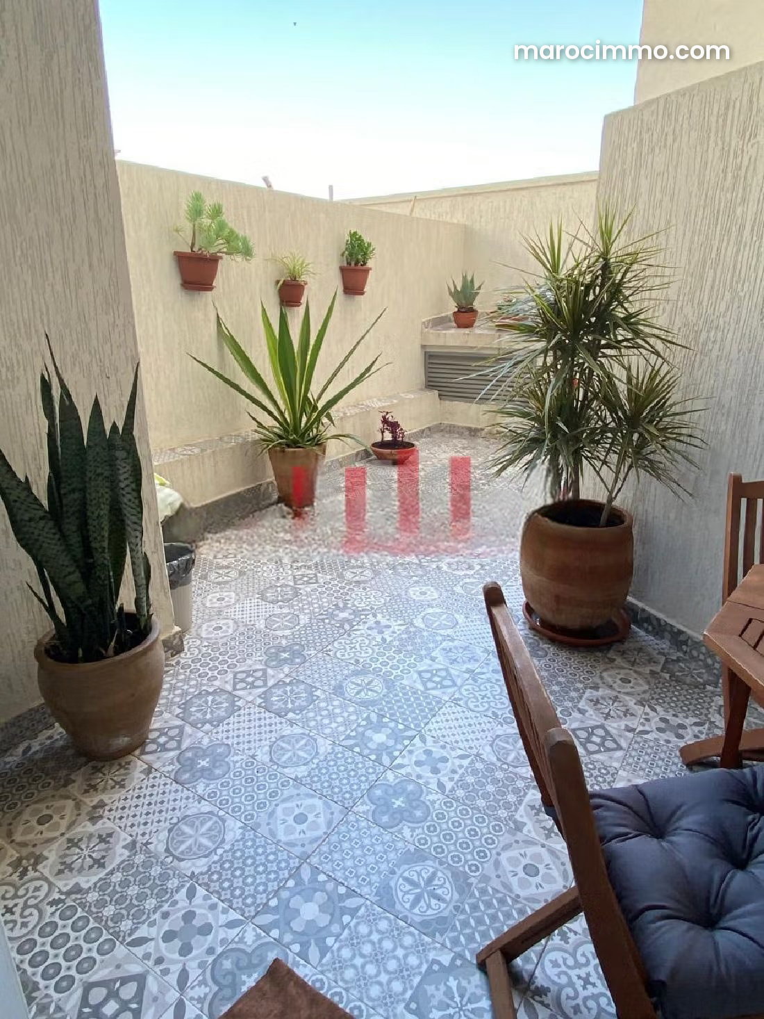 Furnished apartment with terrace for rent in Racine, Casablanca — Casablanca