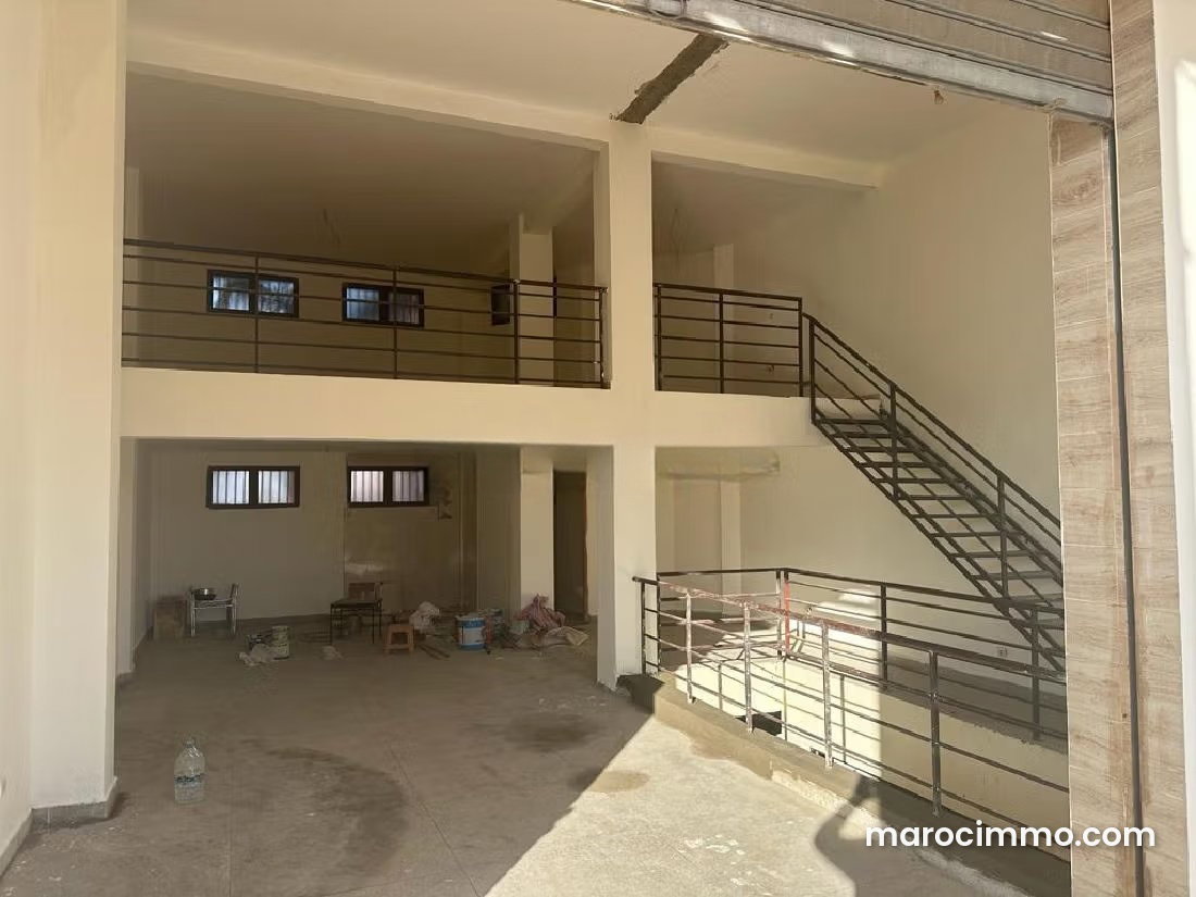 Local commercial 100 m², route de Tahanaoute, Marrakech — Marrakech