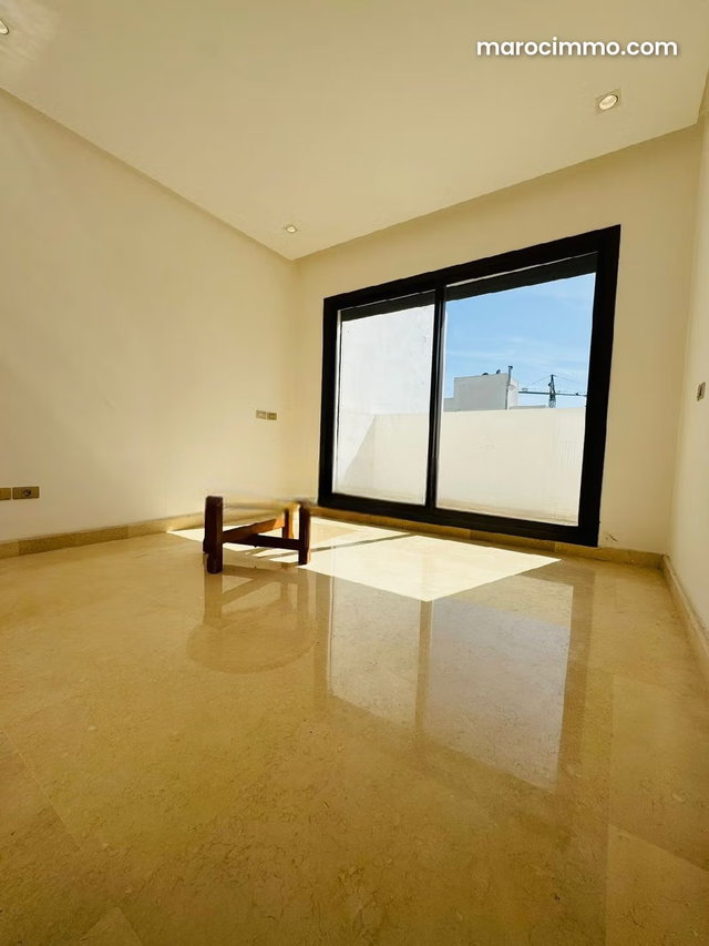 Location d'un appartement à Les princesses. Surface totale 100 m². Terrasse et ascenseur — 5