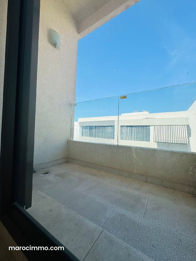 Location d'un appartement à Les princesses. Surface totale 100 m². Terrasse et ascenseur — 3